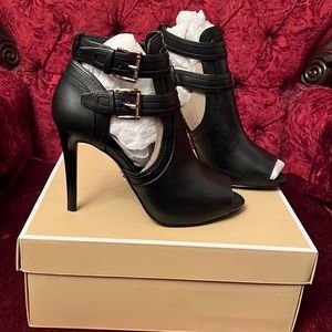 Michael Kors Heels ✨